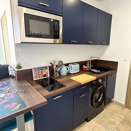 Le Crépuscule Terrace,